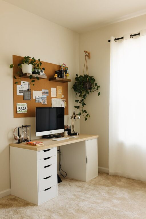 Tips for Creating a Relaxing Home Workspace to Boost Productivity and Comfort